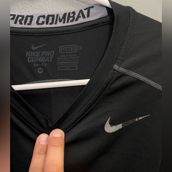 Nike Pro Combat Black Fitted Medium Short Sleeve Shirt - Picture 3 of 9